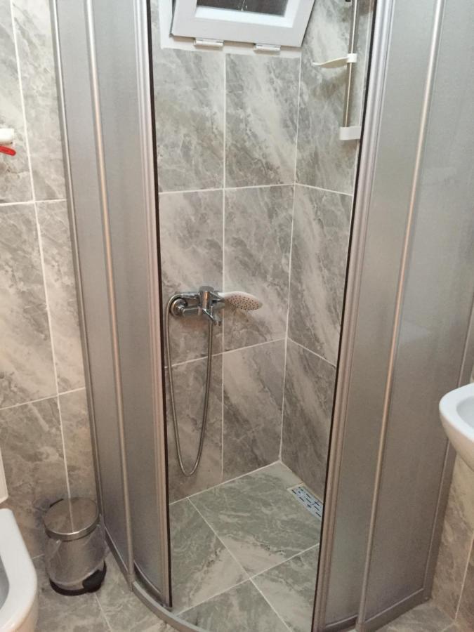 Comfort Üç Kişilik Oda - Duşlu
