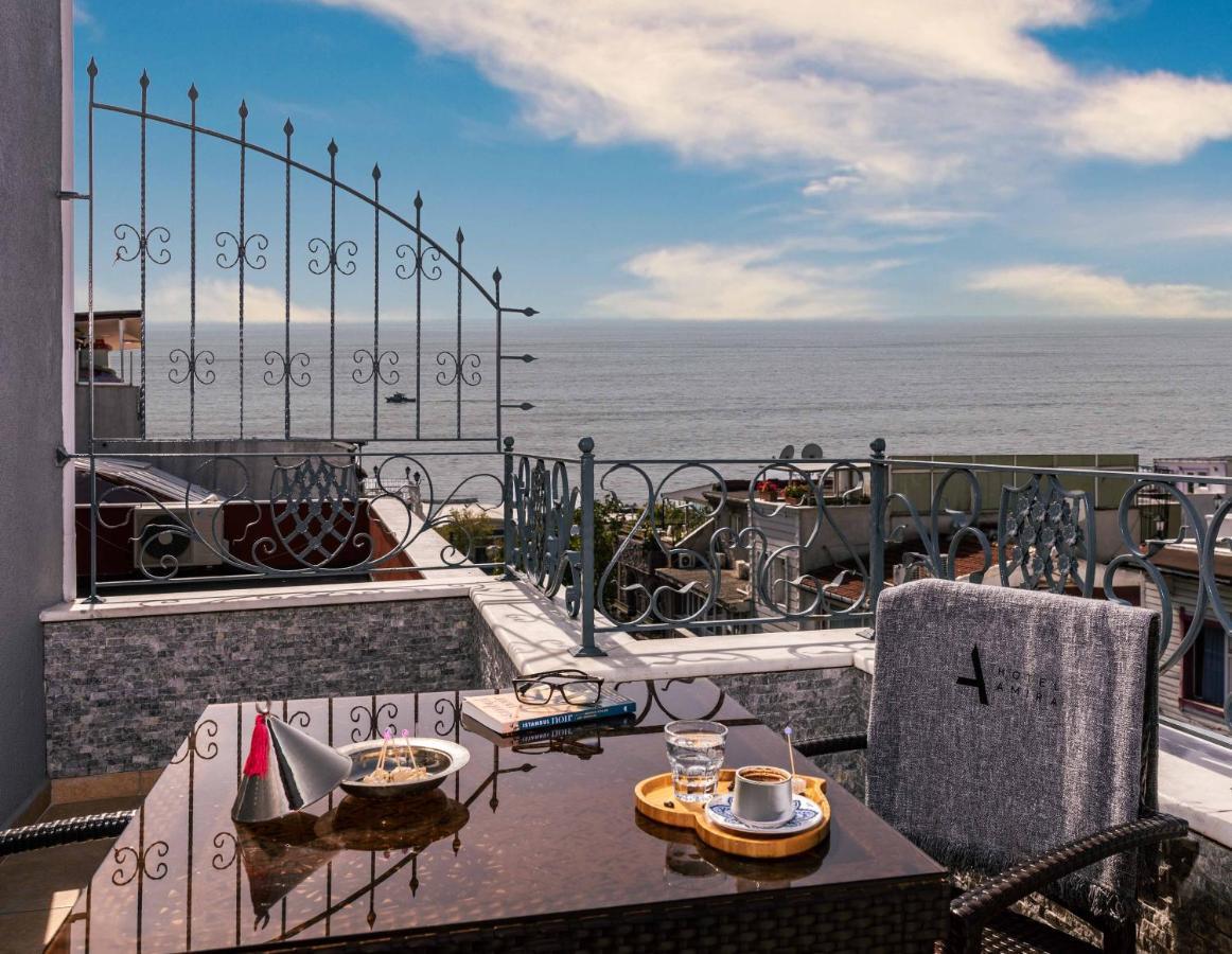 Deluxe Double Room with Balcony and Sea View