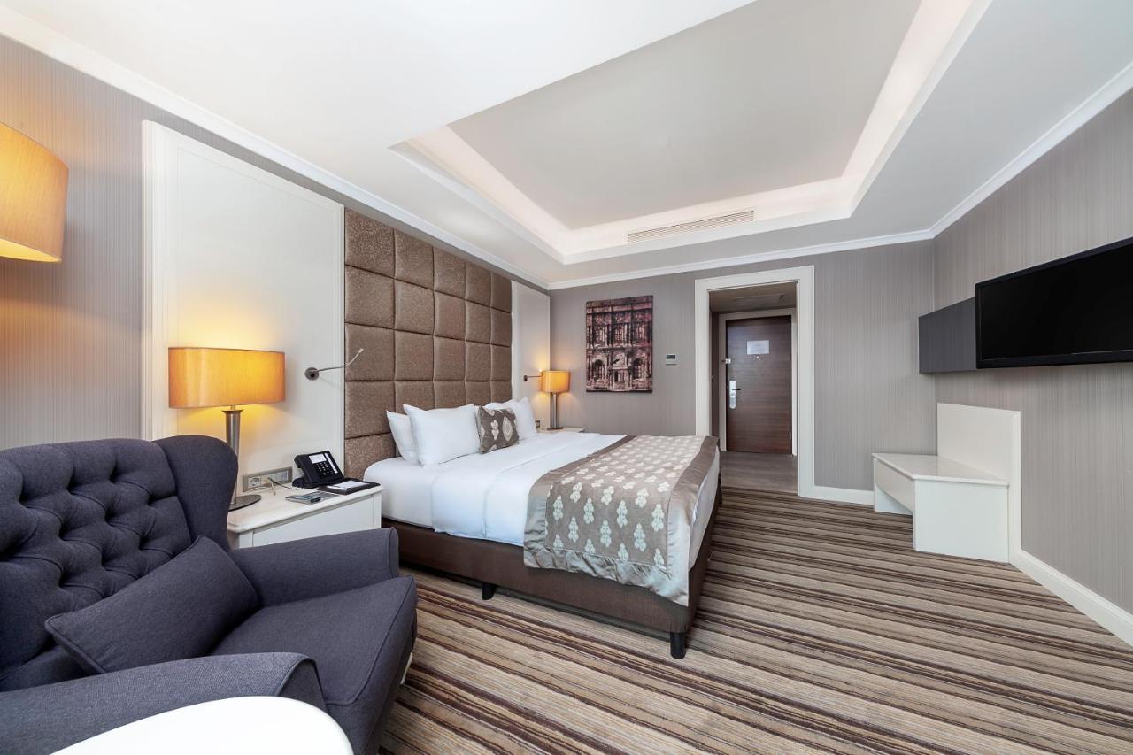 Deluxe Room with Prince's Islands View