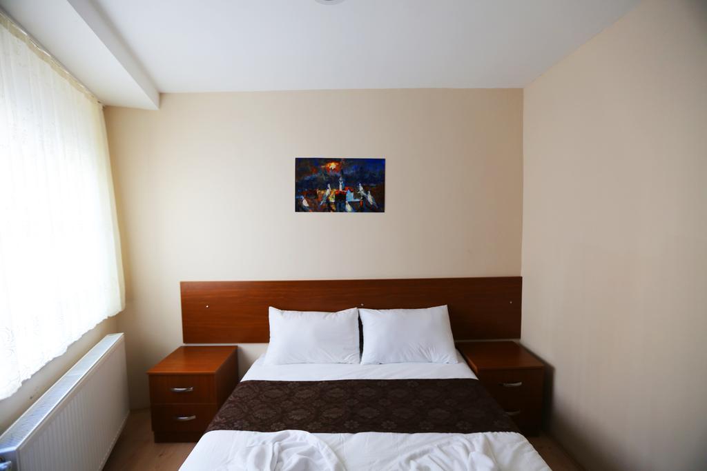Two-Bedroom Apartment (6 Adults)