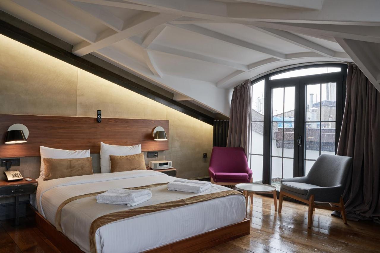 Roof Suite - Low Ceiling