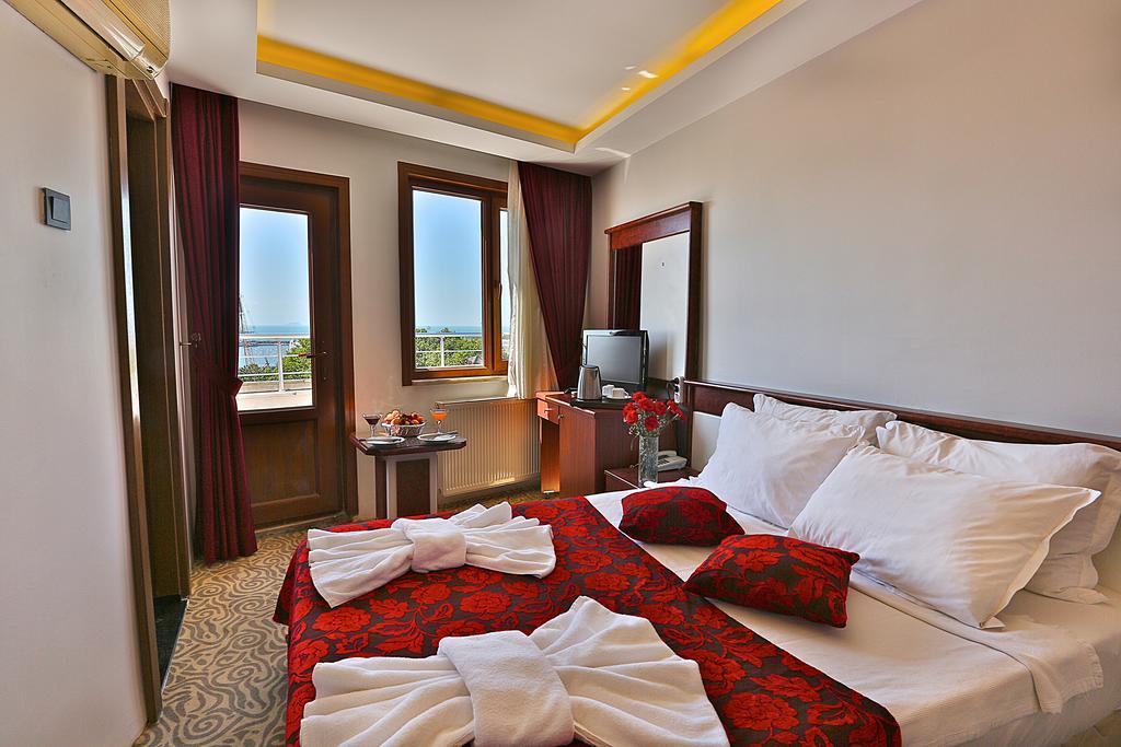 Deluxe  Room with Sea View