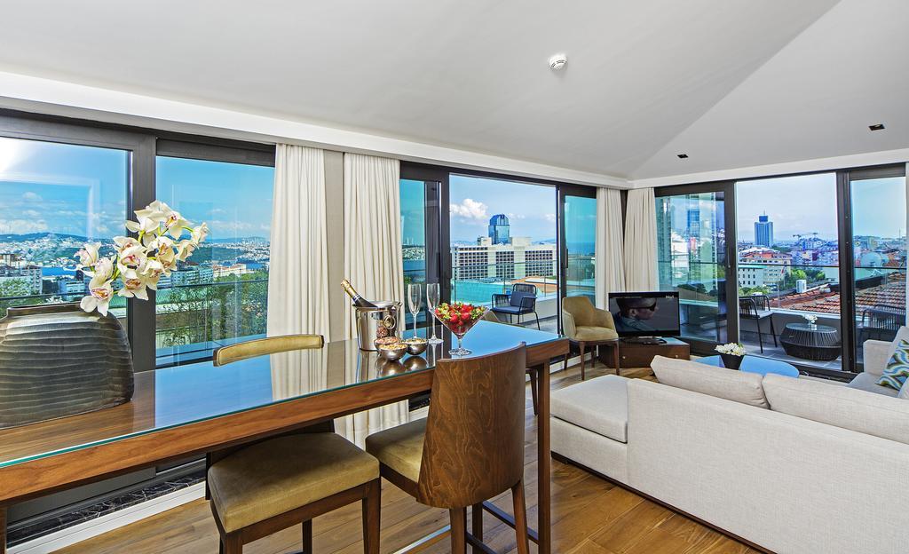 Panoramic Suite with Bosphorus View