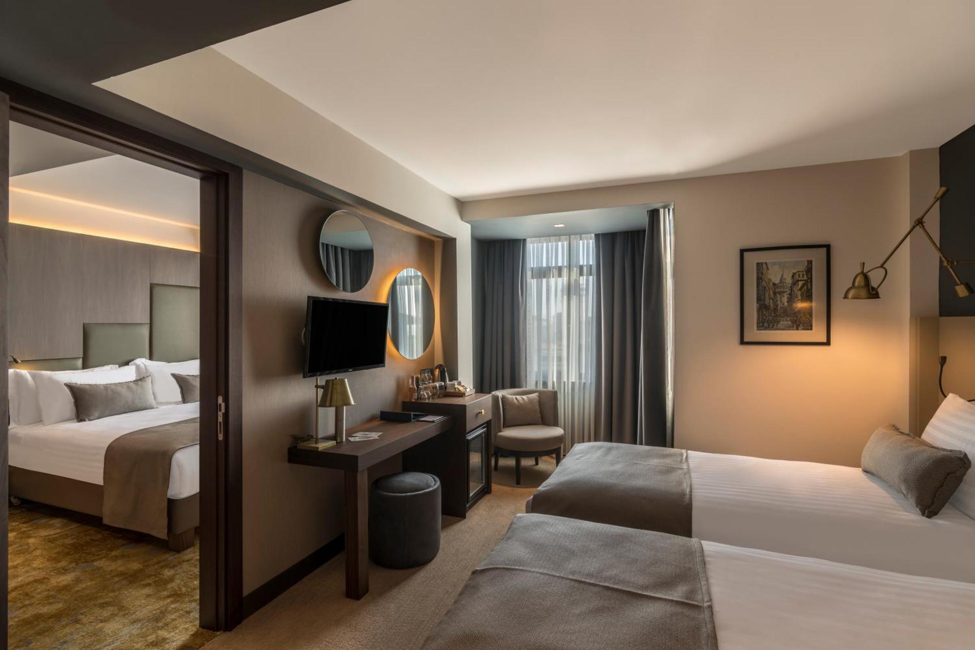Deluxe Family Suite