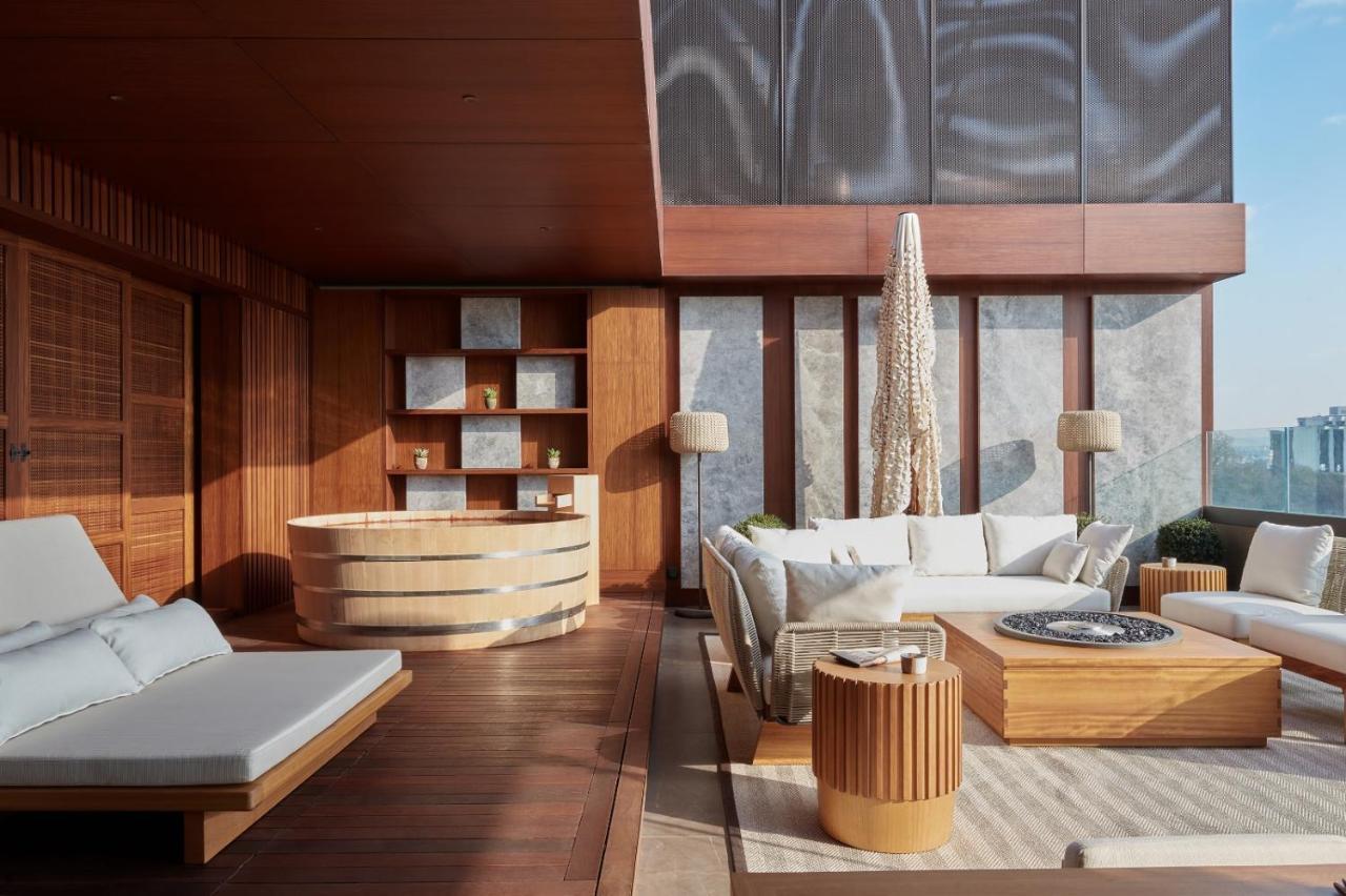 Suite Nobu con terraza, bañera Ofuro, vistas al Bósforo y acceso al club lounge