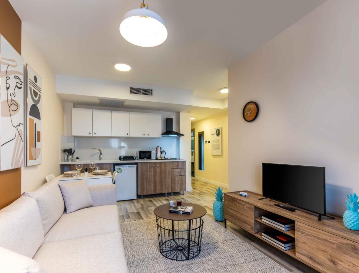 Two-Bedroom Apartment,1305502114:JPEG