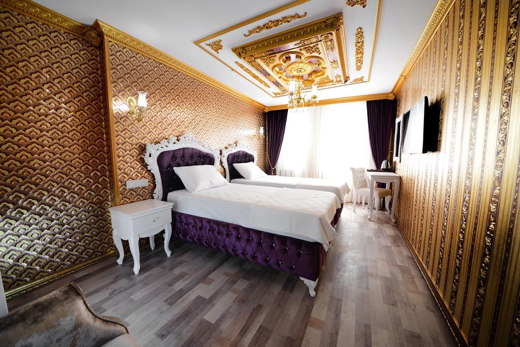 Deluxe Üç Kişilik Oda