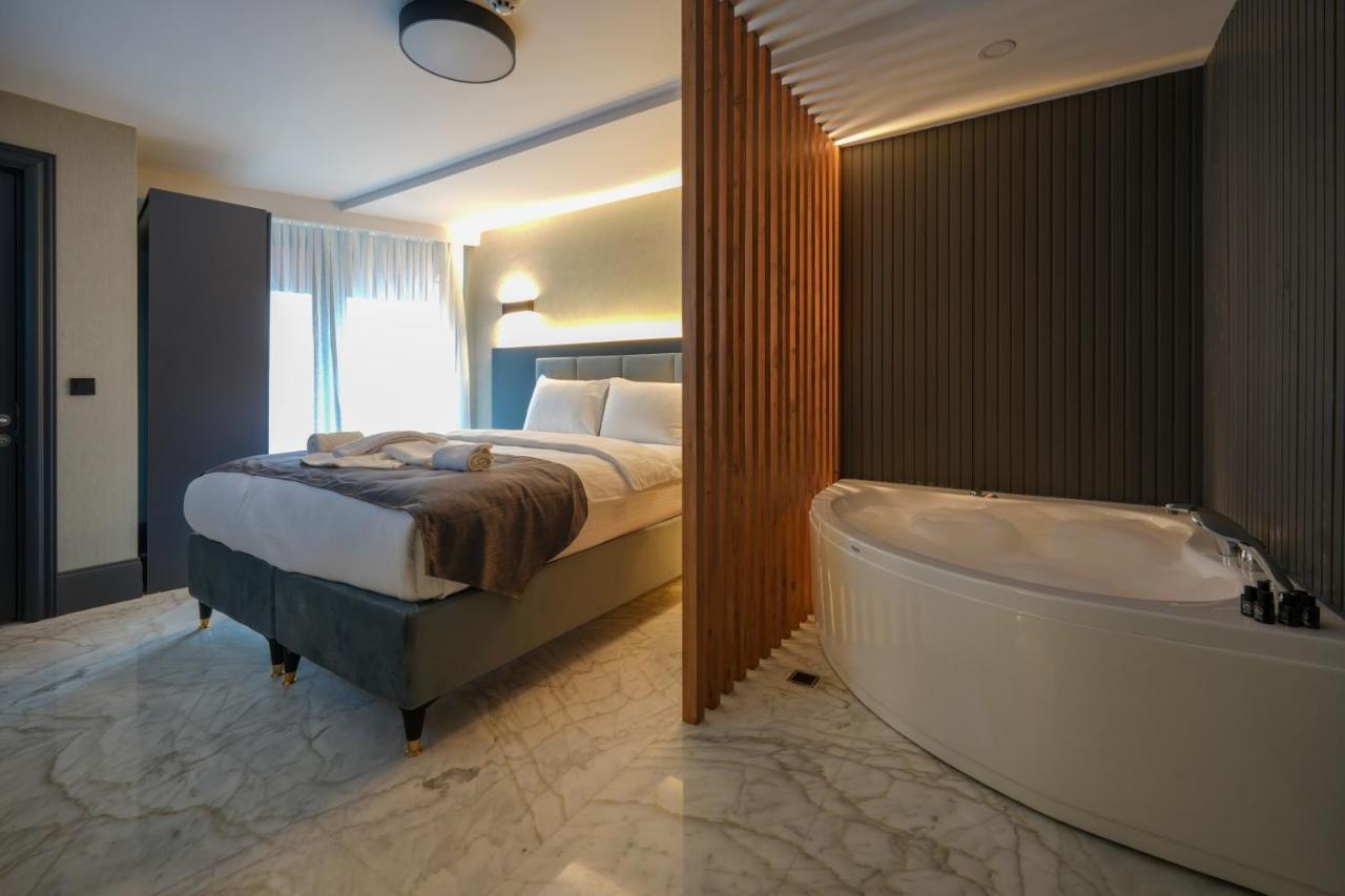 Deluxe Çift Kişilik Oda - Küvetli