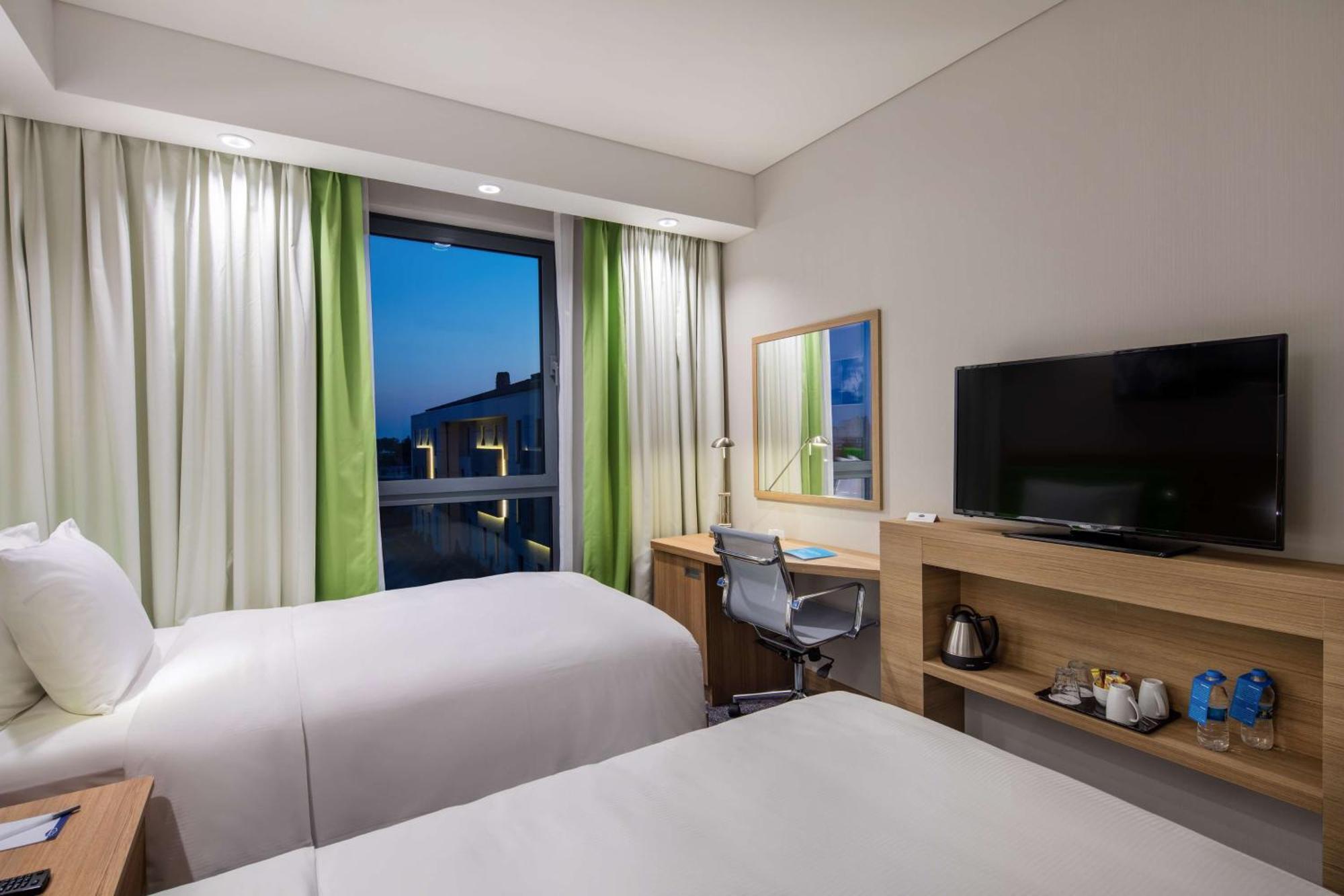 Twin Room,1552491787:JPEG