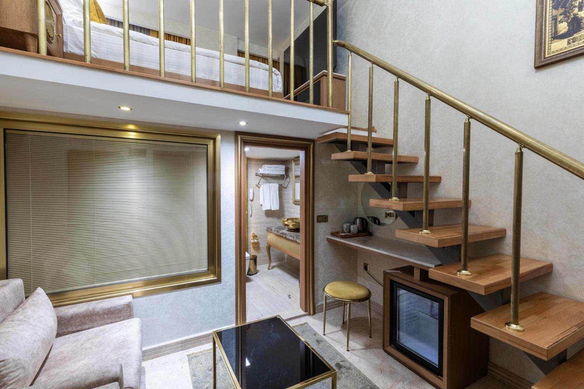 Duplex Suite with Jetted Tub - Basement Floor