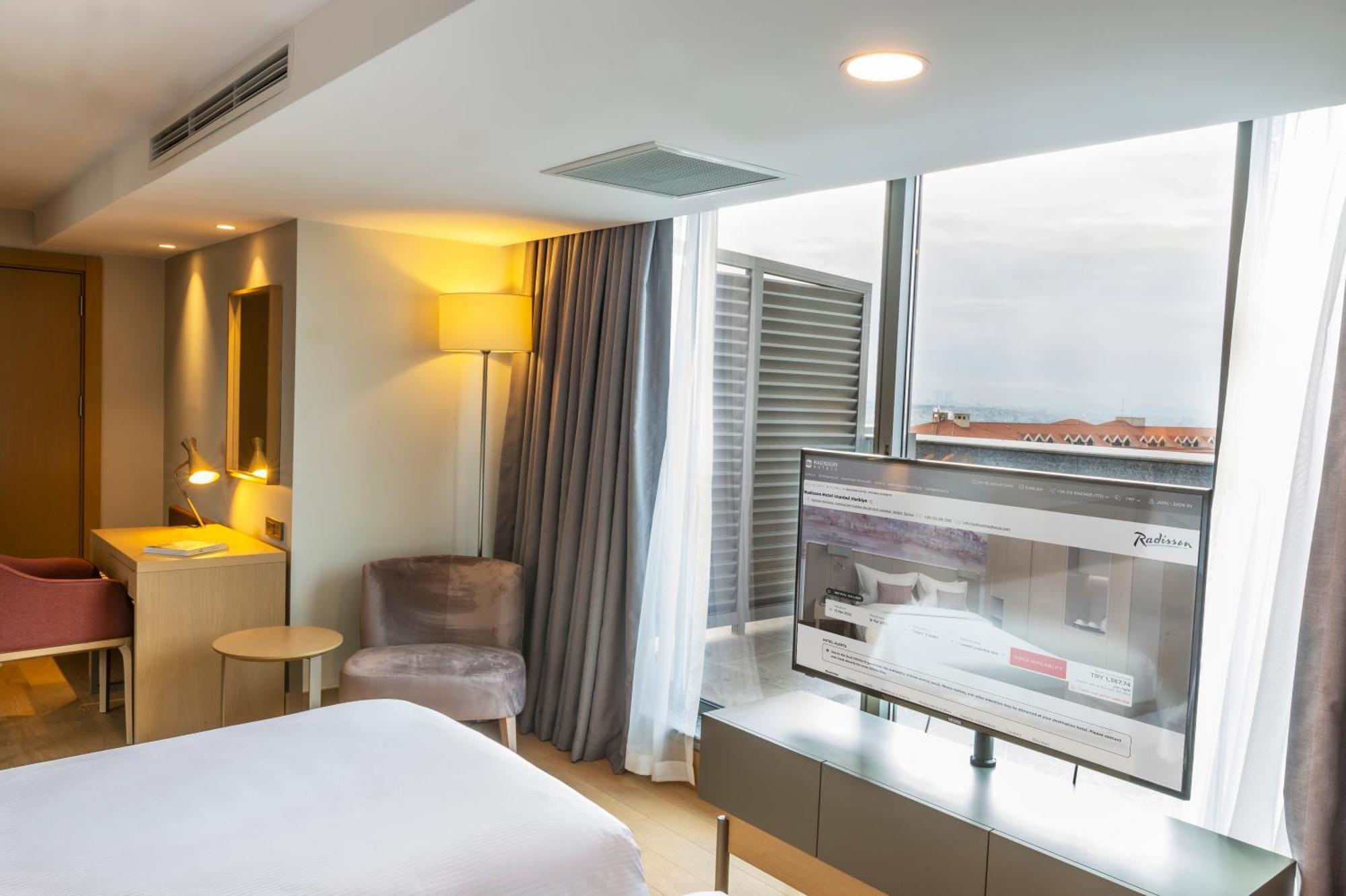Superior Room with Balcony - Smoking