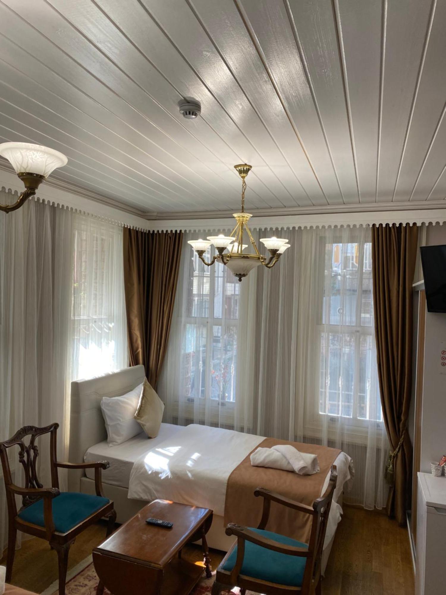 Deluxe Üç Kişilik Oda