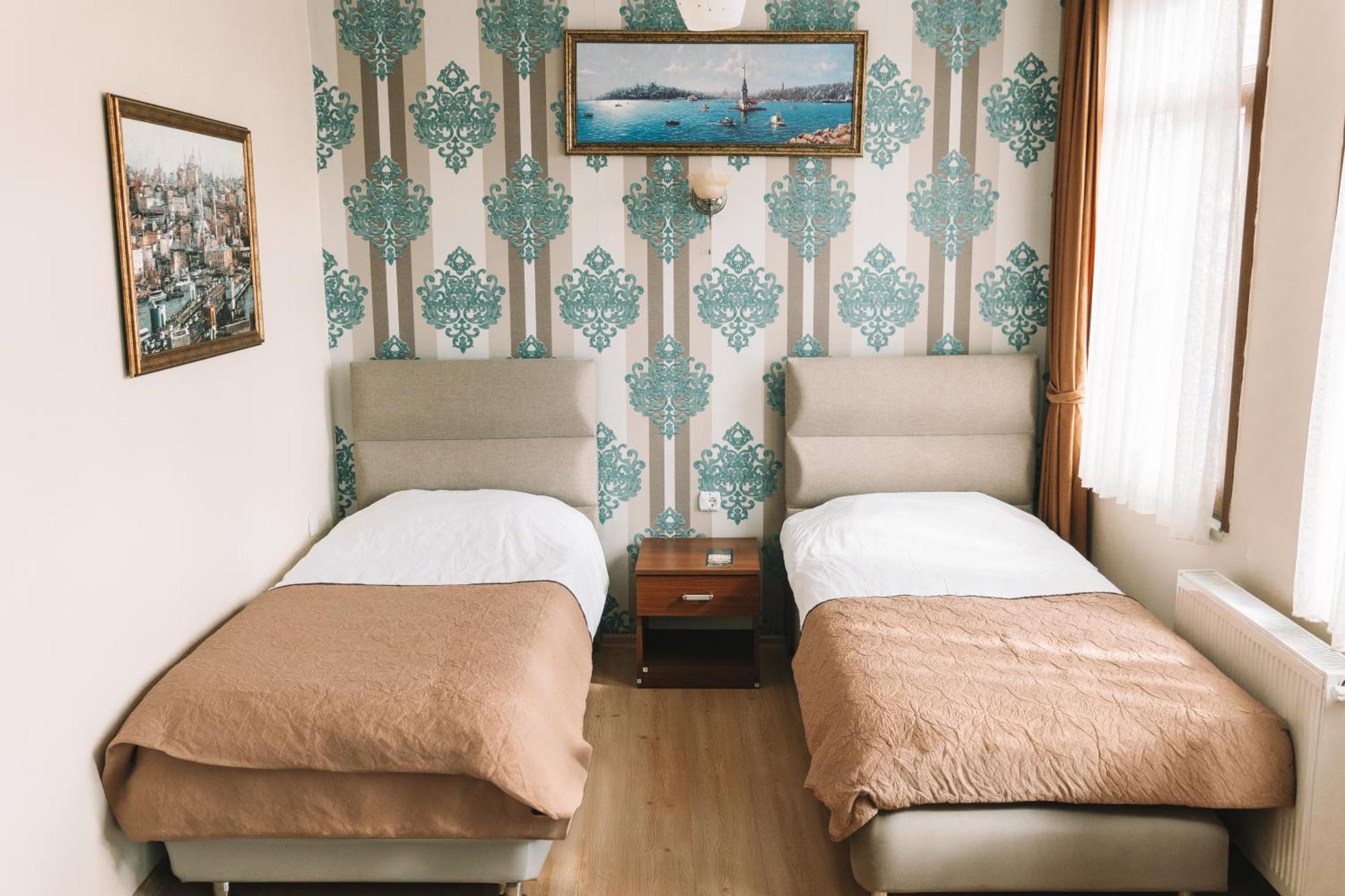 Triple Room with City View