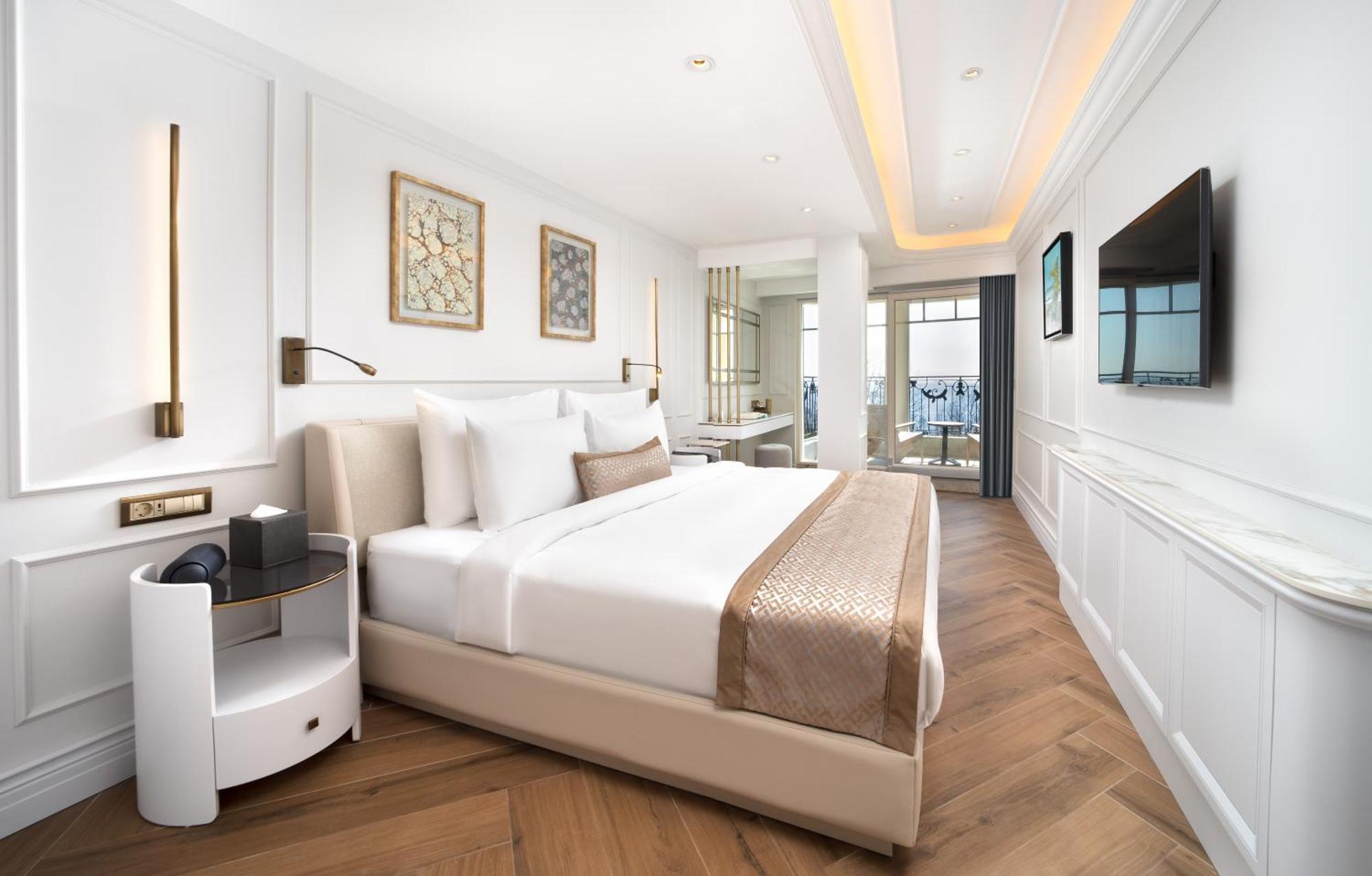 Family Suite with Balcony