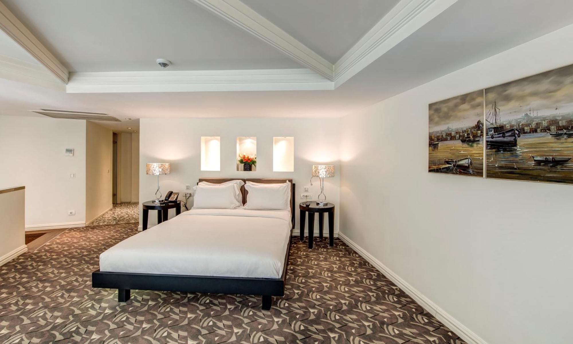 Dublex Grand Suit With Balcony