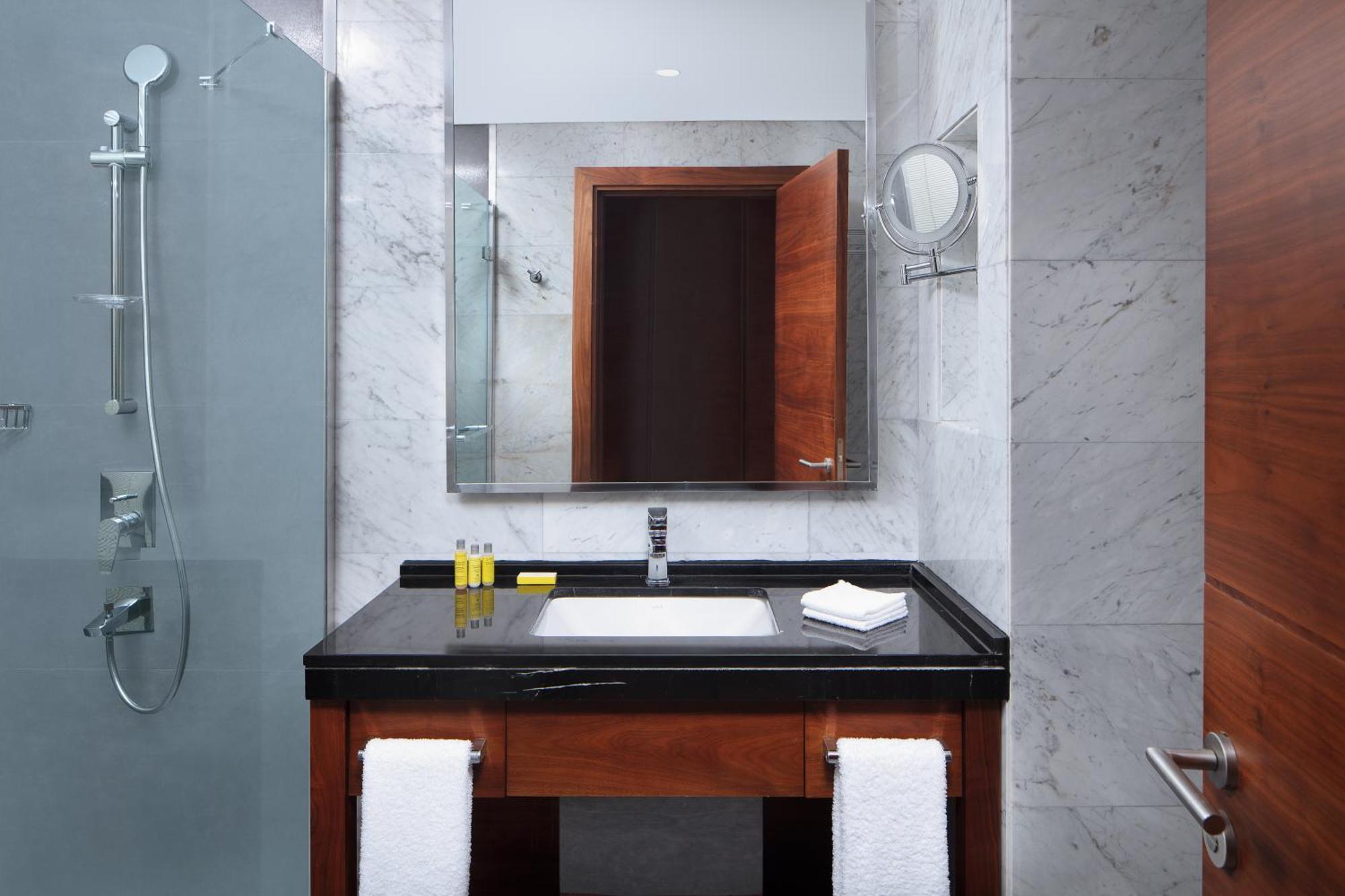 Köşe Deluxe Oda - Şehir Manzaralı, Club Lounge Erişimi