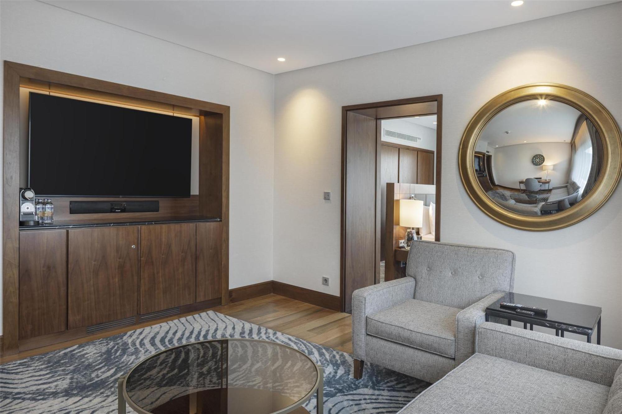 Familiensuite mit 2 Schlafzimmern, Aussicht auf den Bosporus und Zugang zur Lounge