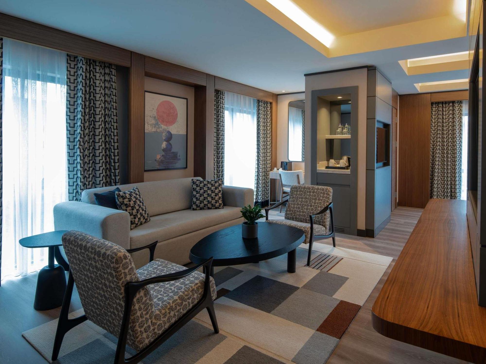 Junior Suite with Two Single Beds