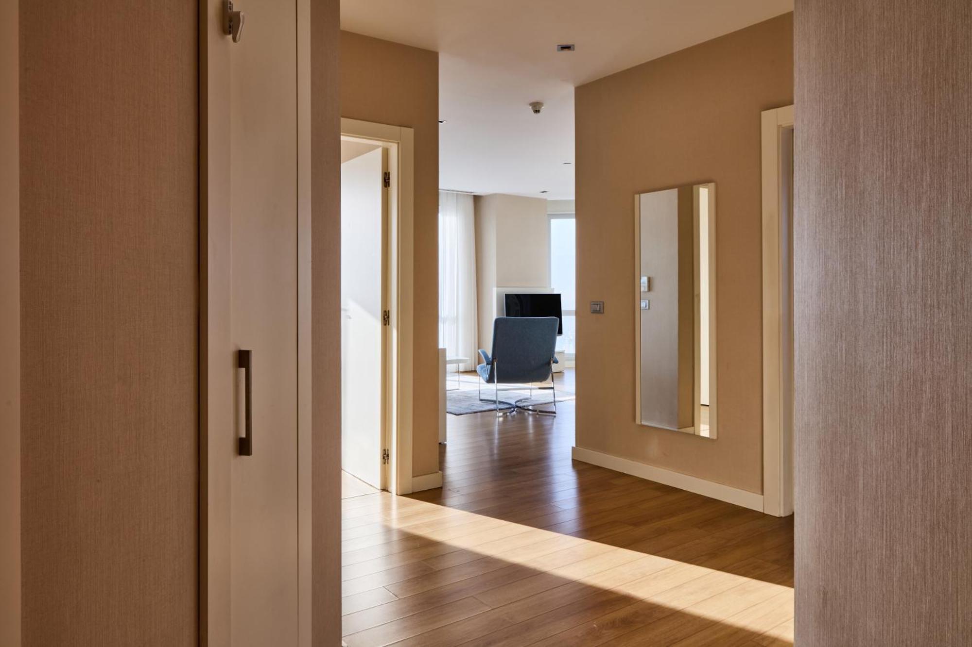 Deluxe Two-Bedroom Apartment with Sea View