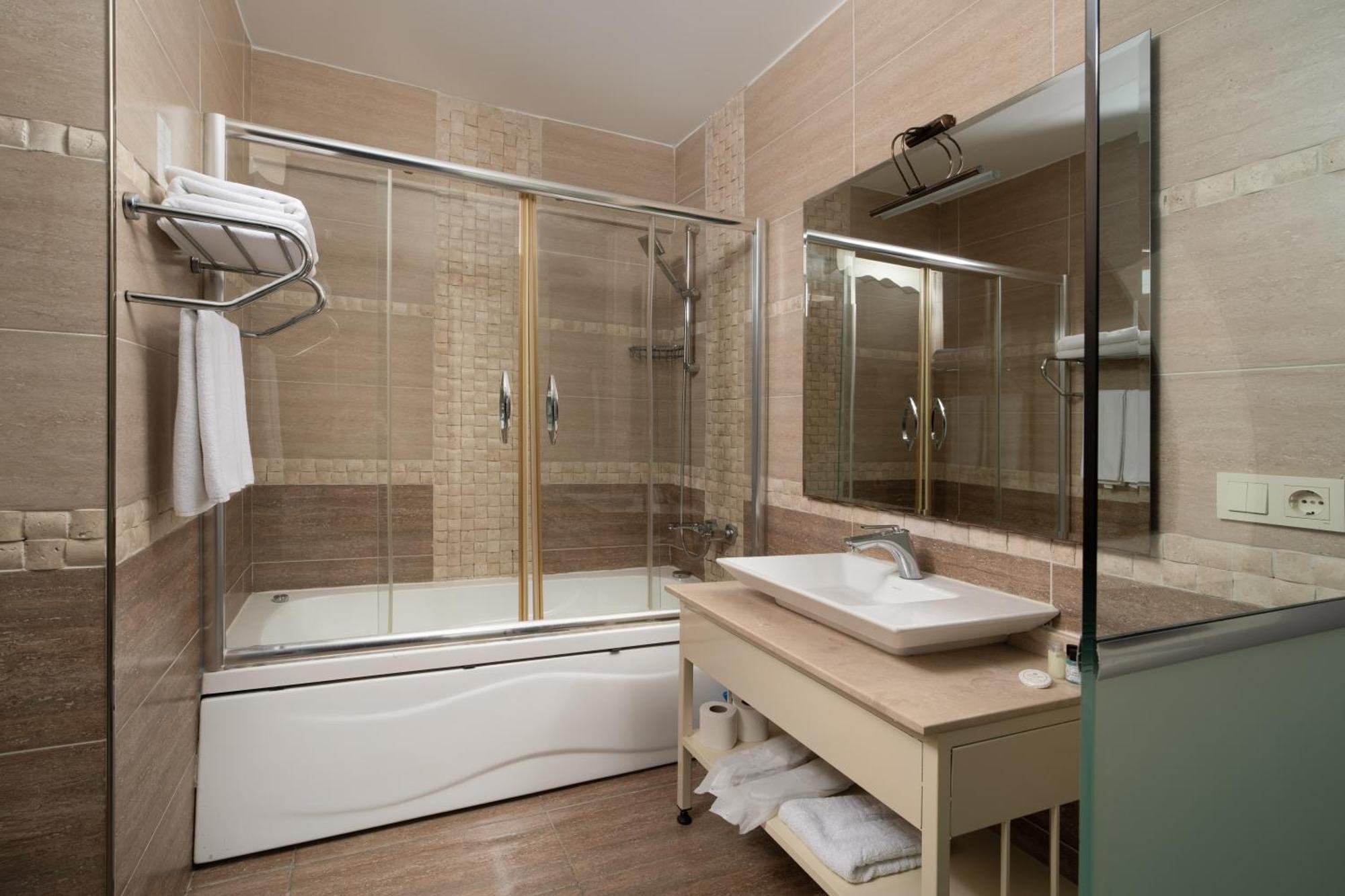 King Two-Bedroom Apartment,1758350932:JPEG