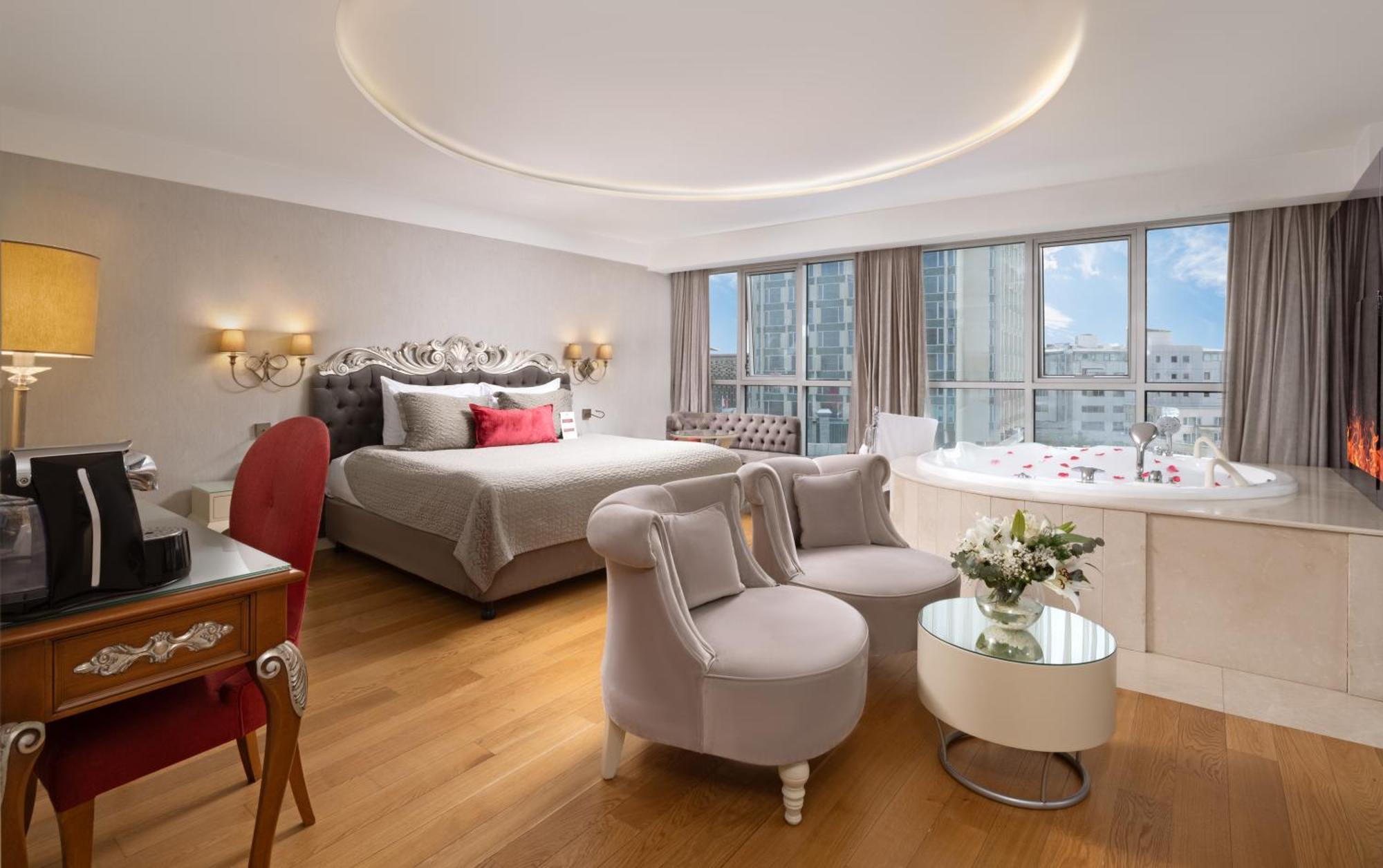 Luxury Suite