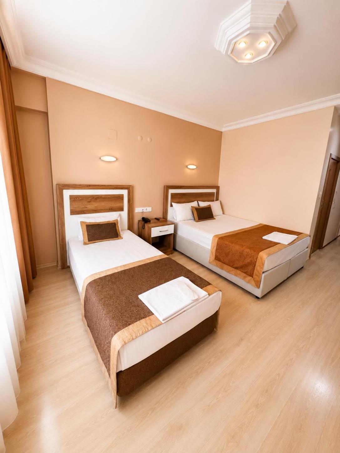 Standart Çift Kişilik veya İki Yataklı Oda