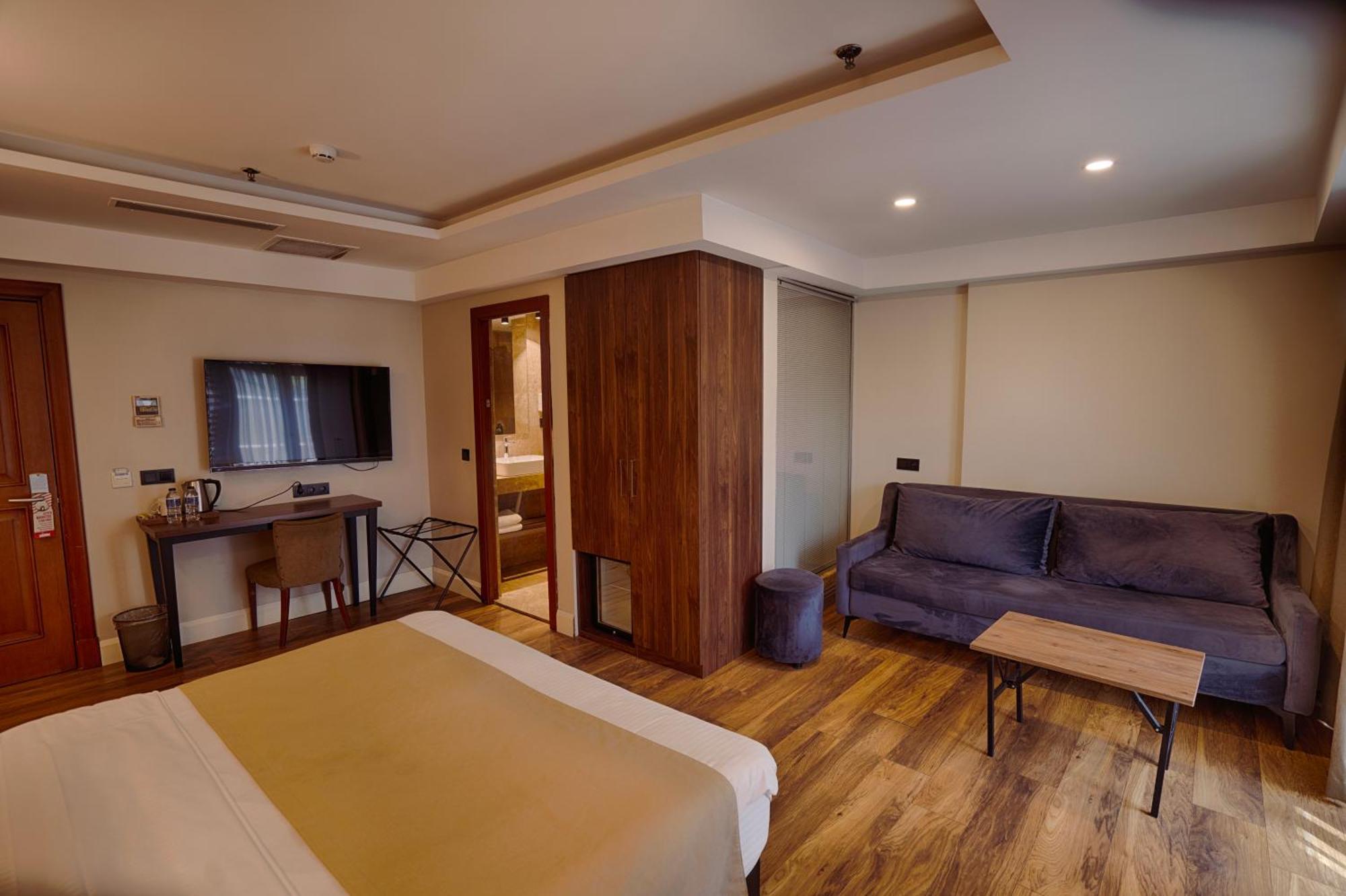 Deluxe Family Suite