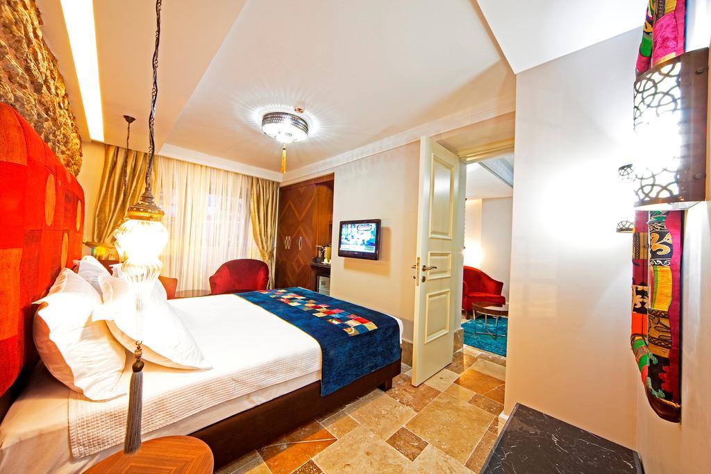 Family Connecting Room (4 Adults)