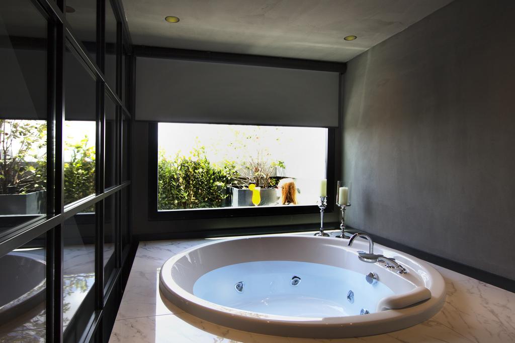 Whirlpool Suite
