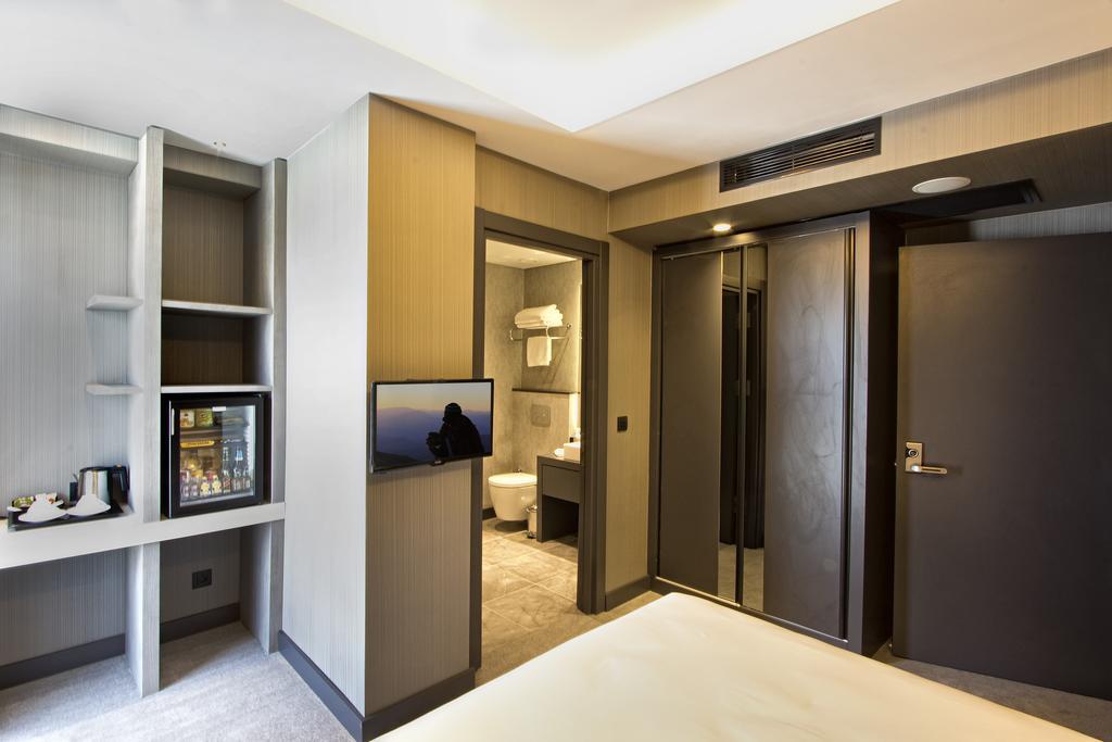 Standard Double or Twin Room,434642130:JPEG