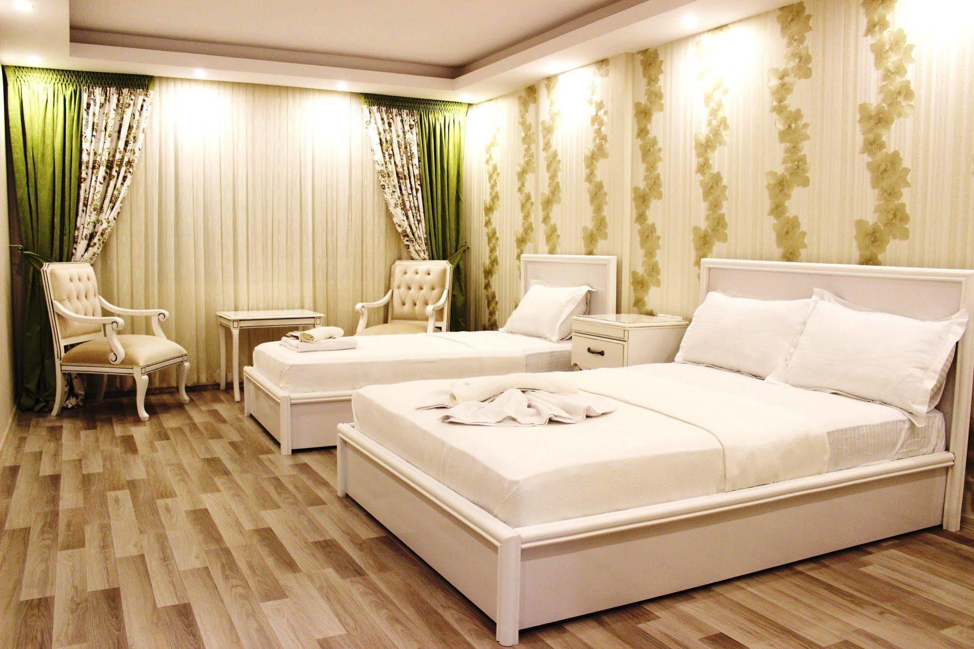 Comfort Üç Kişilik Oda - Şehir Manzaralı