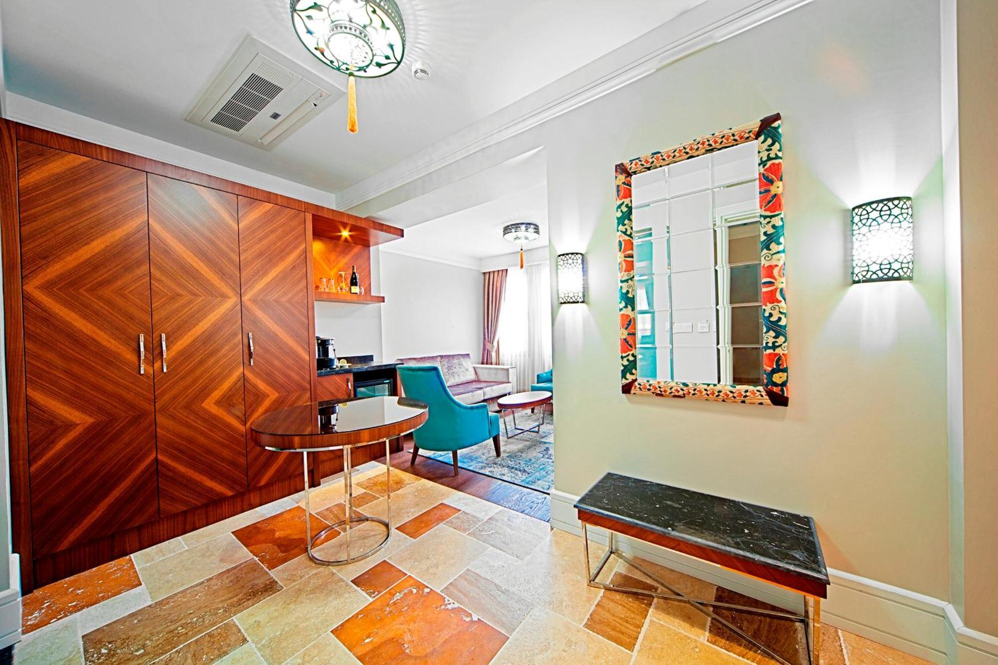 Junior Suite (2 Adults)