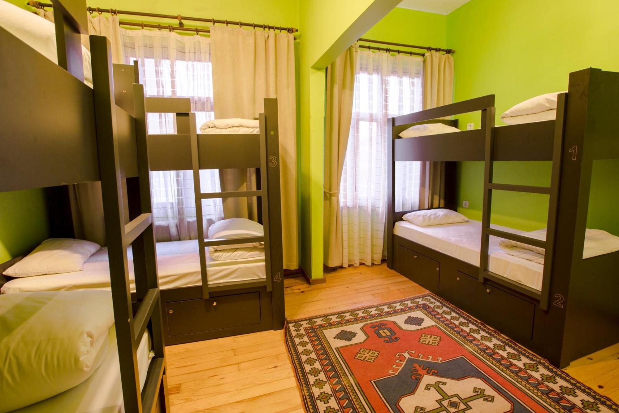 Bed in 6-Bed Mixed Dormitory Room