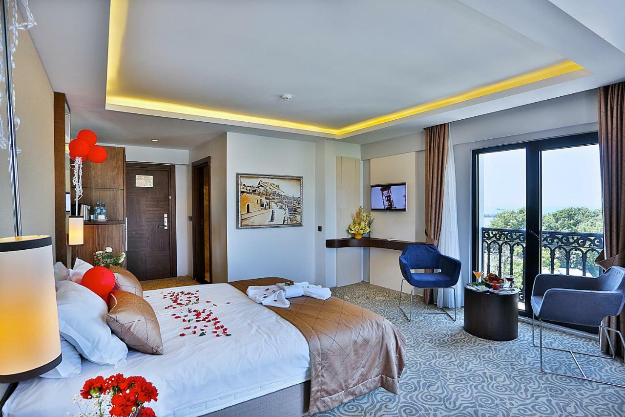 Honeymoon Suite