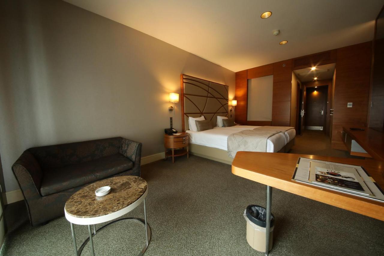 Superior Connection Double Room with Partial Sea View