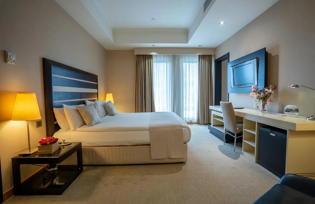 Adm Grand Hotel-1