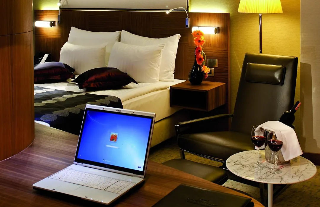 Crowne Plaza Istanbul Harbiye By Ihg-1