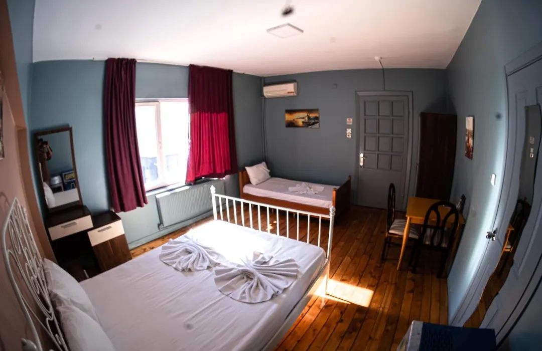 Cheers Midtown Hostel-1