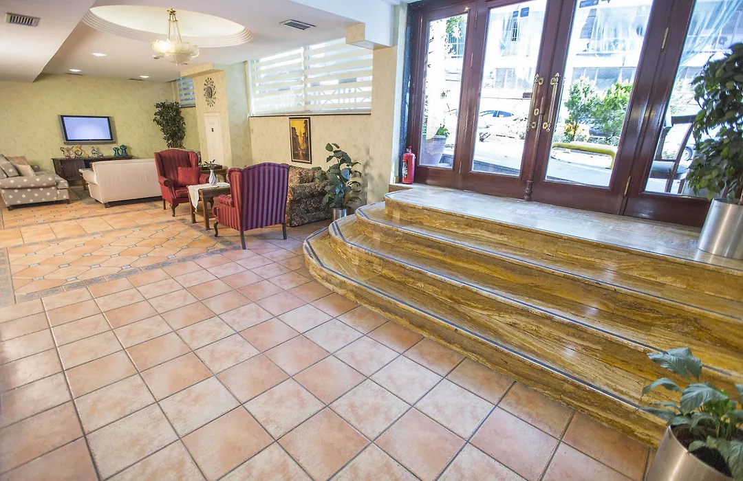 Golden Crown Hotel-1