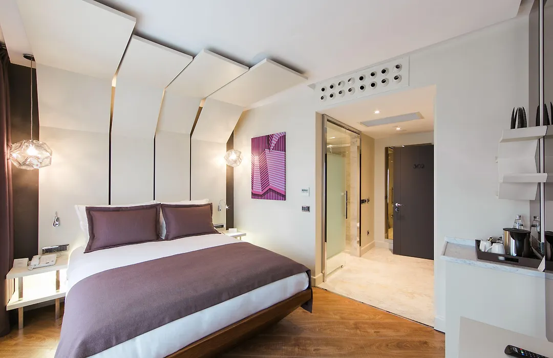 Maroon Hotel Pera-1
