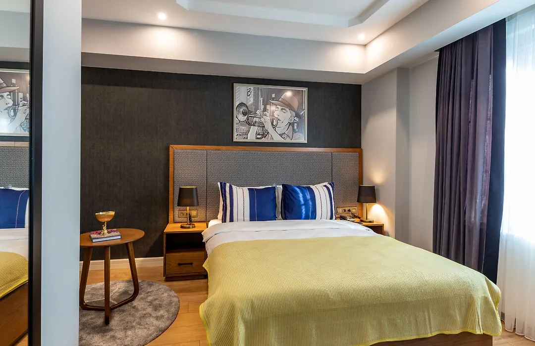 Sala Suites-1