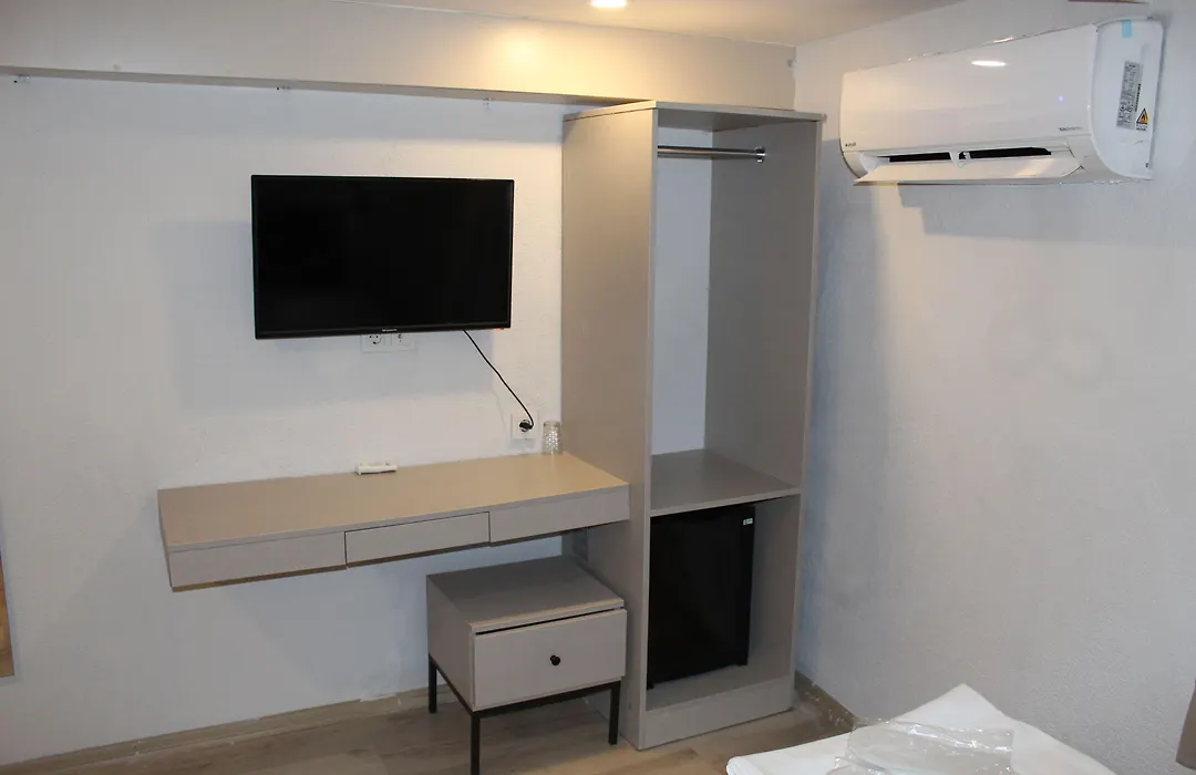 The Lola Hotel-1