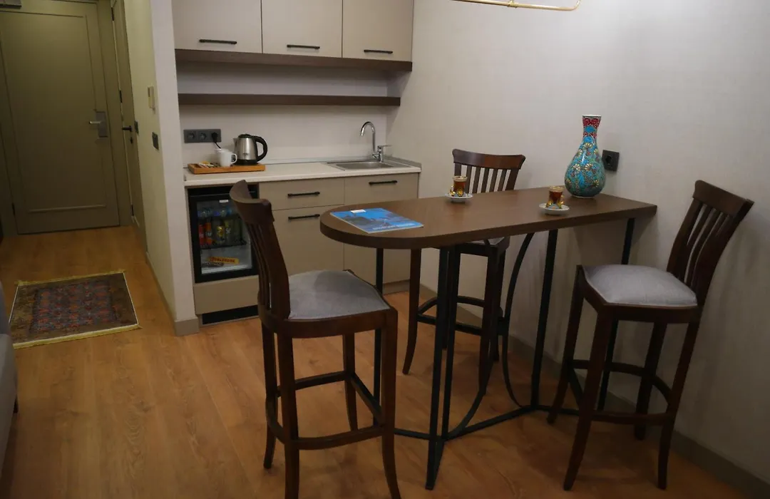 Nevi Hotel&Suites Istanbul Taksim-1