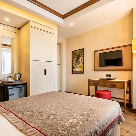 Grand Hotel De Pera-2