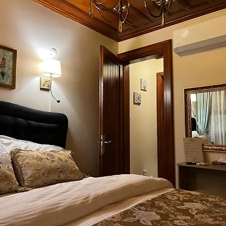 Lily Mansion-2