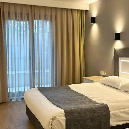 Hotel Peninsula-2