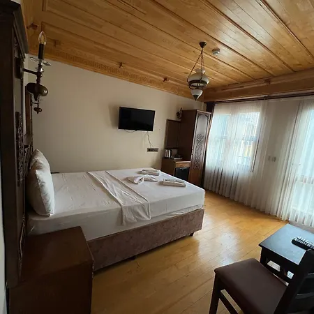 Antique Pearl Otel-3