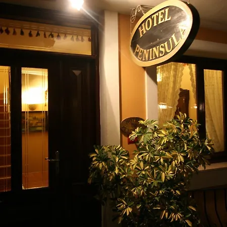 Hotel Peninsula-3