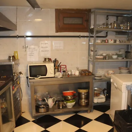 Taksim Hostel Green House Istanbul-3