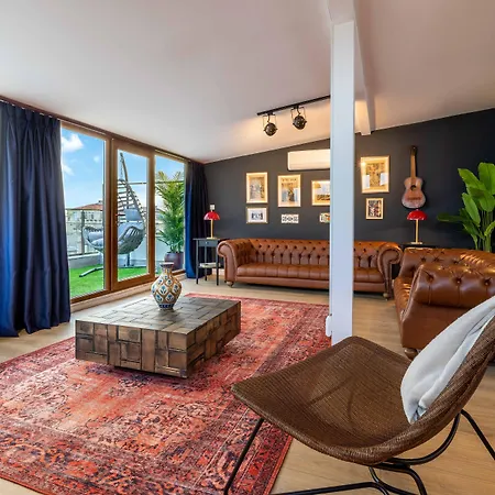 Monnas Suite-3